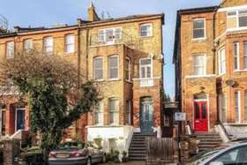2 bedroom Flat for s...